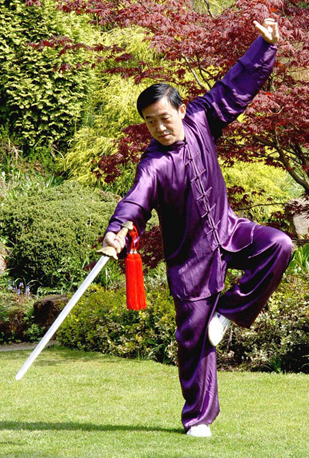 190210) -- SAN FRANCISCO, Feb. 10, 2019 (Xinhua) -- Chinese Tai Chi  grandmaster Chen Zhenglei and his daughter Chen Juan perform Tai Chi during  a Spring Festival tour by Chinese arts troupes